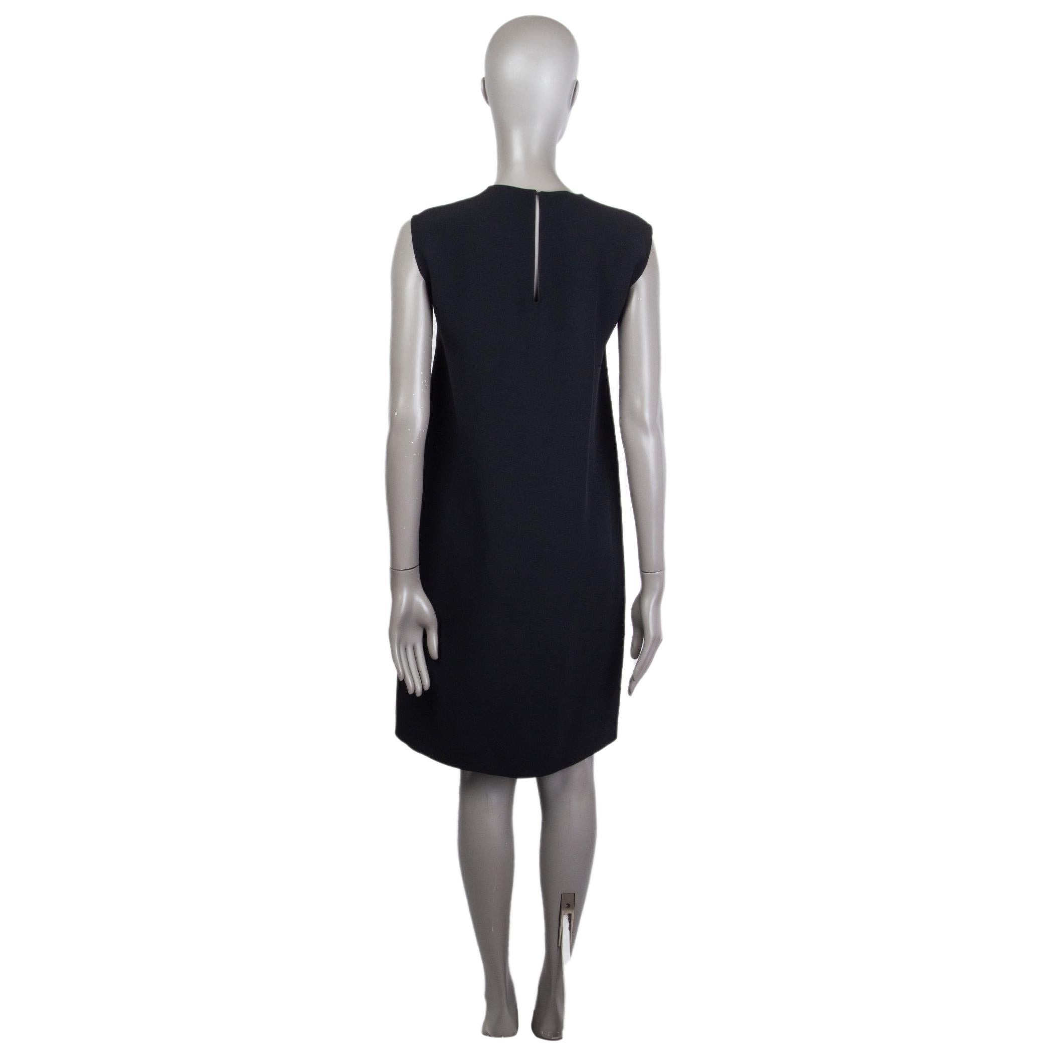 MIU MIU black viscose SLEEVELESS SHIFT Dress 40 S In Excellent Condition For Sale In Zürich, CH