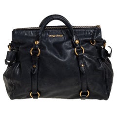 Miu Miu Bolso grande con lazo de piel Vitello Lux negro