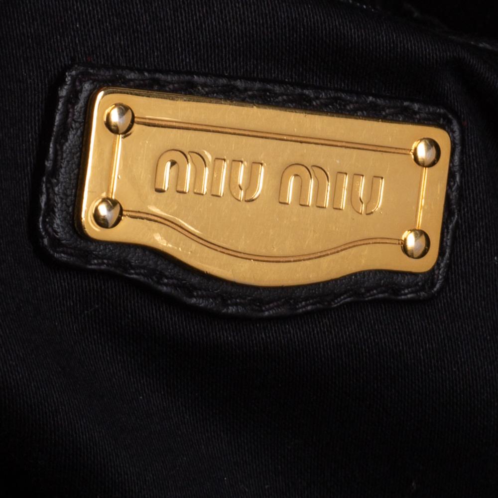 Miu Miu Fourre-tout en cuir verni Vitello Lux noir 5