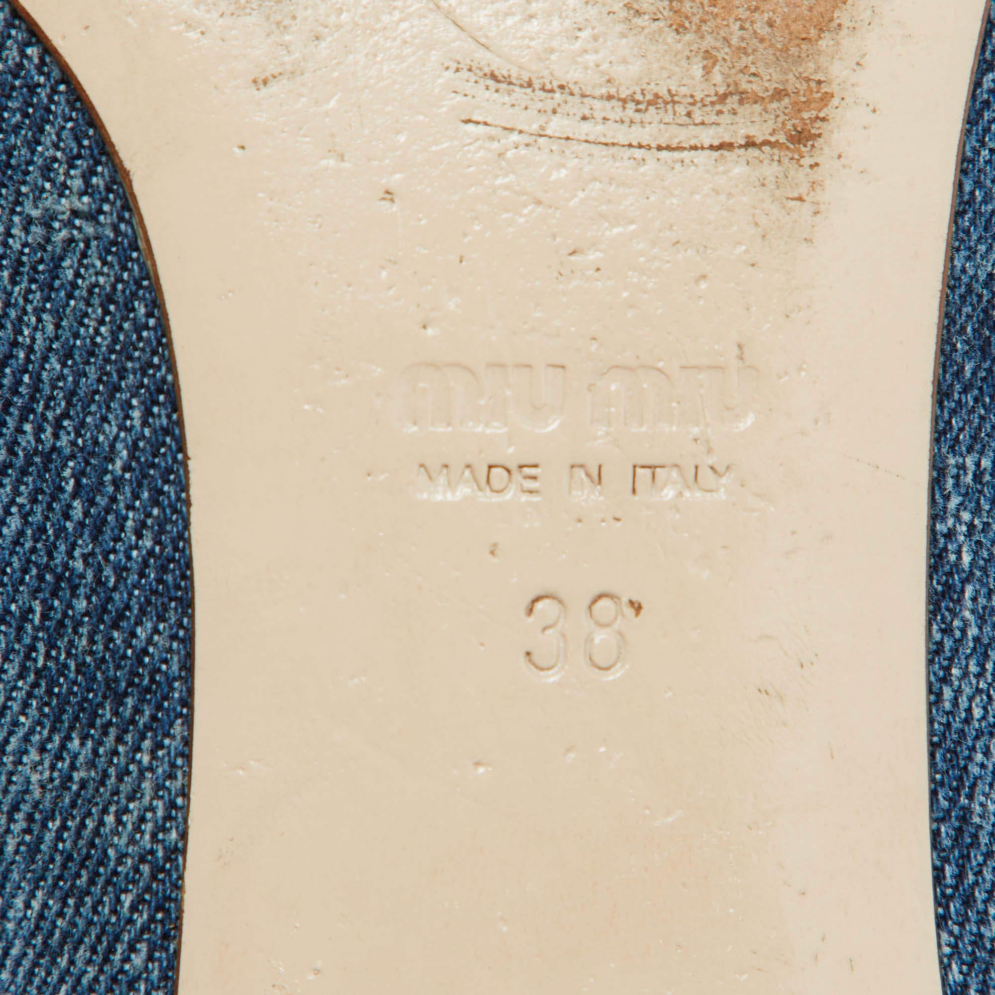Miu Miu Zapatillas de fumar con adornos de cristal en denim azul Talla 38 en venta 3