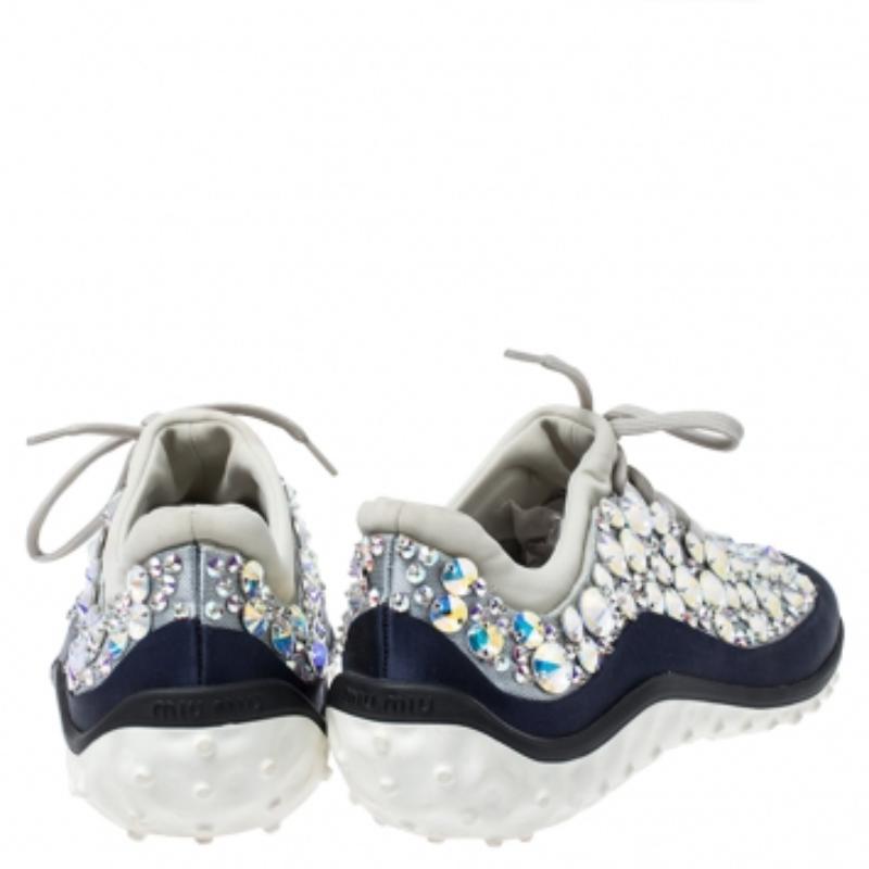 Miu Miu Blau/Grau verschönert Satin und Mesh Astro Sneakers Größe 35 Damen im Angebot