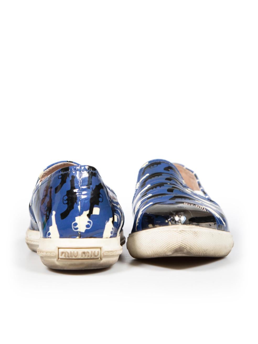 Miu Miu Zapatillas Slip On Estampado Pistola Azul Talla IT 38 en Bueno estado para la venta en London, GB
