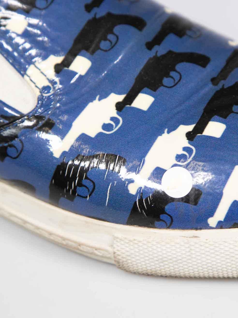 Miu Miu Zapatillas Slip On Estampado Pistola Azul Talla IT 38 en venta 4