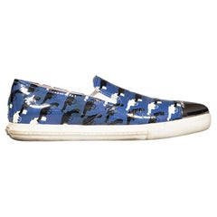 Miu Blaue Slip-On-Flats mit Gewehrdruck Größe IT 38