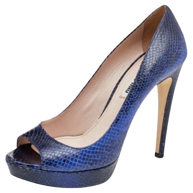 Miu Miu, pelle blu goffrata con pitone e piattaforma Peep Toe, misura 37,5 in vendita