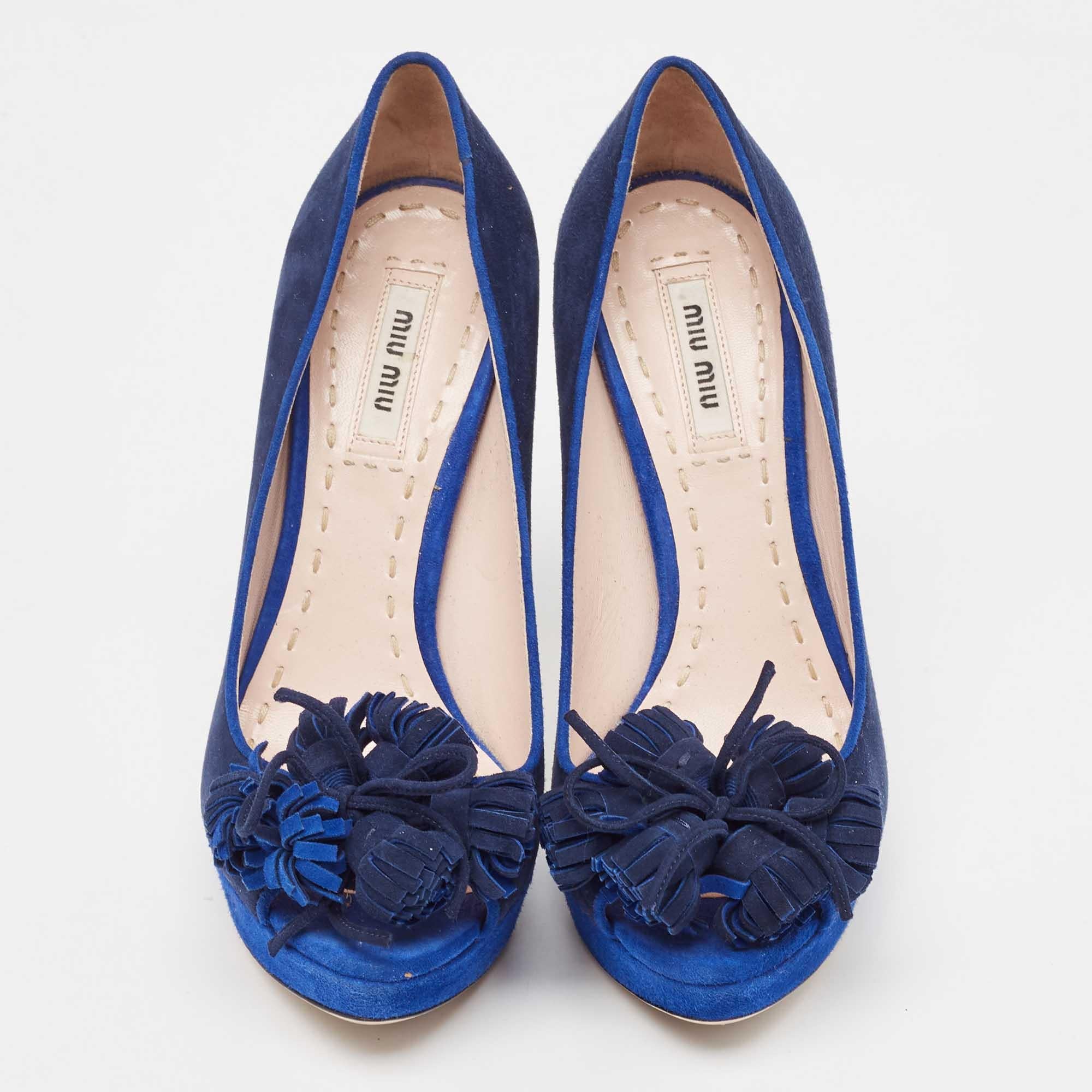 Miu Miu Bleu Suede Peep Toe Platform Pumps Size 37.5 Bon état - En vente à Dubai, Al Qouz 2