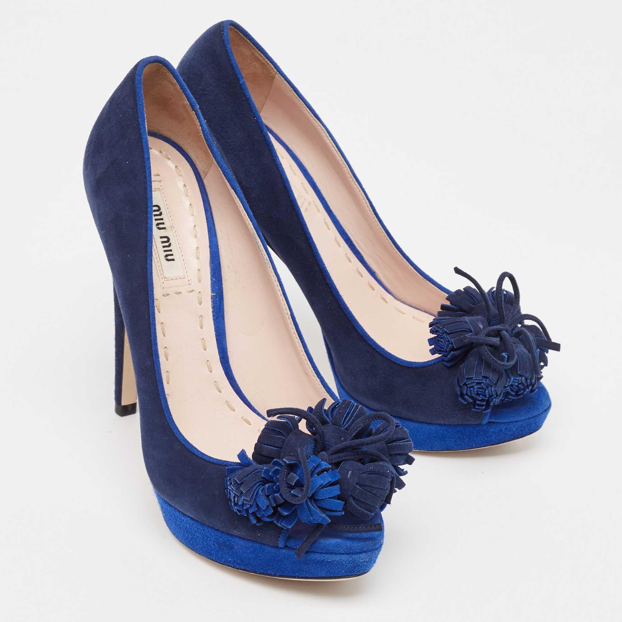 Miu Miu Bleu Suede Peep Toe Platform Pumps Size 37.5 Pour femmes en vente