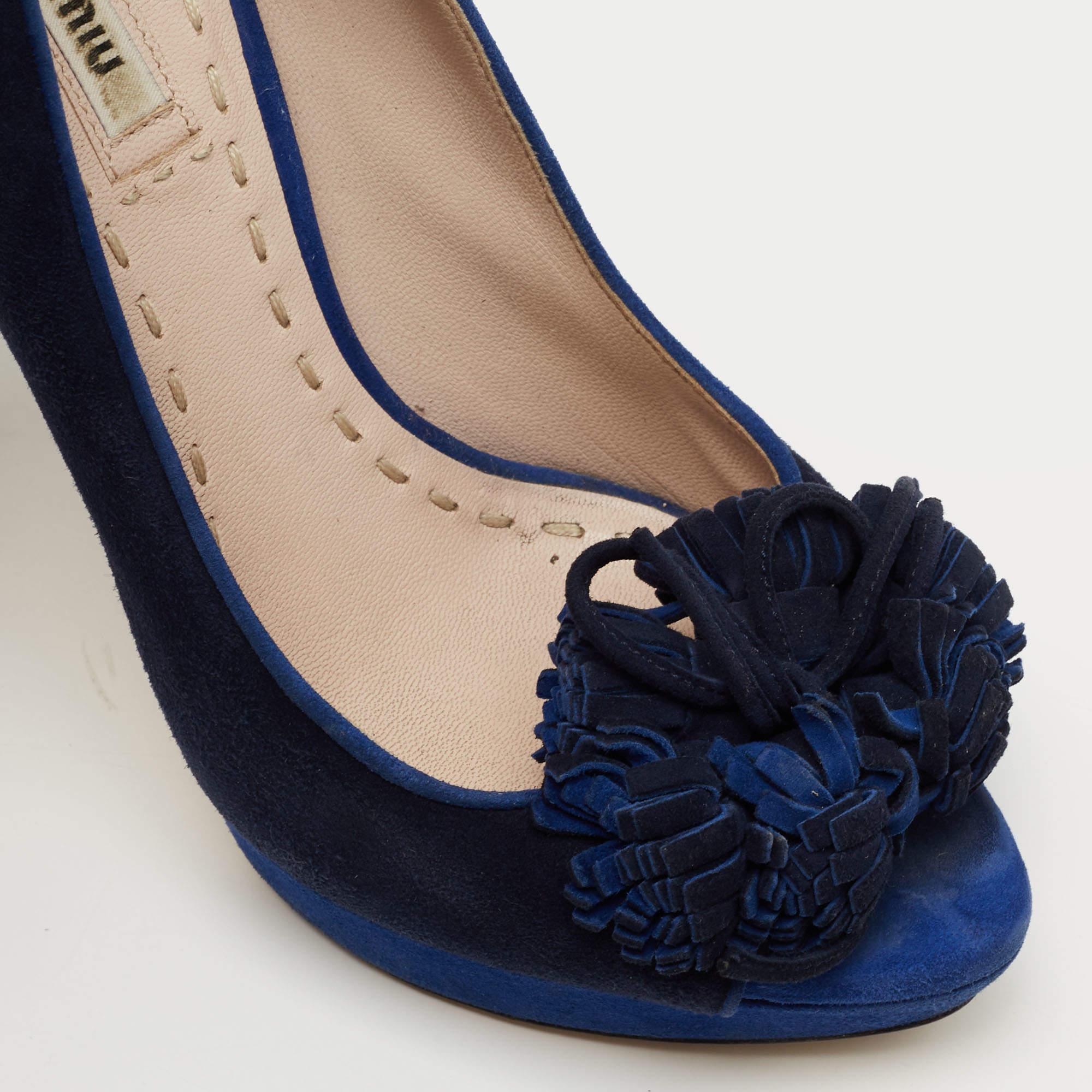 Miu Miu Bleu Suede Peep Toe Platform Pumps Size 37.5 en vente 2
