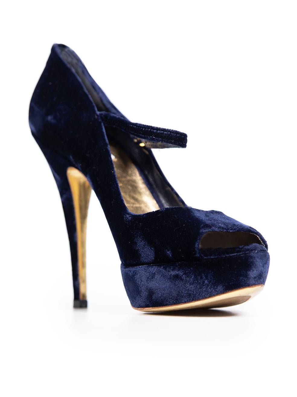 CONDITION is Very good. Minimal wear to the shoes is evident, there is minor balding to the velvet left shoe rear. The insoles have small scratches on this used Miu Miu designer resale item.
 
 
 
 Details
 
 
 Blue
 
 Velvet
 
 Heels
 
 Peep toe
 
