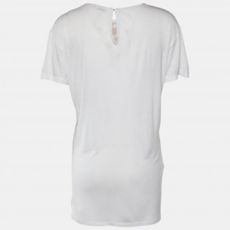 You'll find several occasions to wear this beautiful top from Miu Miu that flaunts an animal print. It is made of modal knit fabric and shows short sleeves and a round neck. Pair it with solid-hued pants and sandals for a sophisticated look.