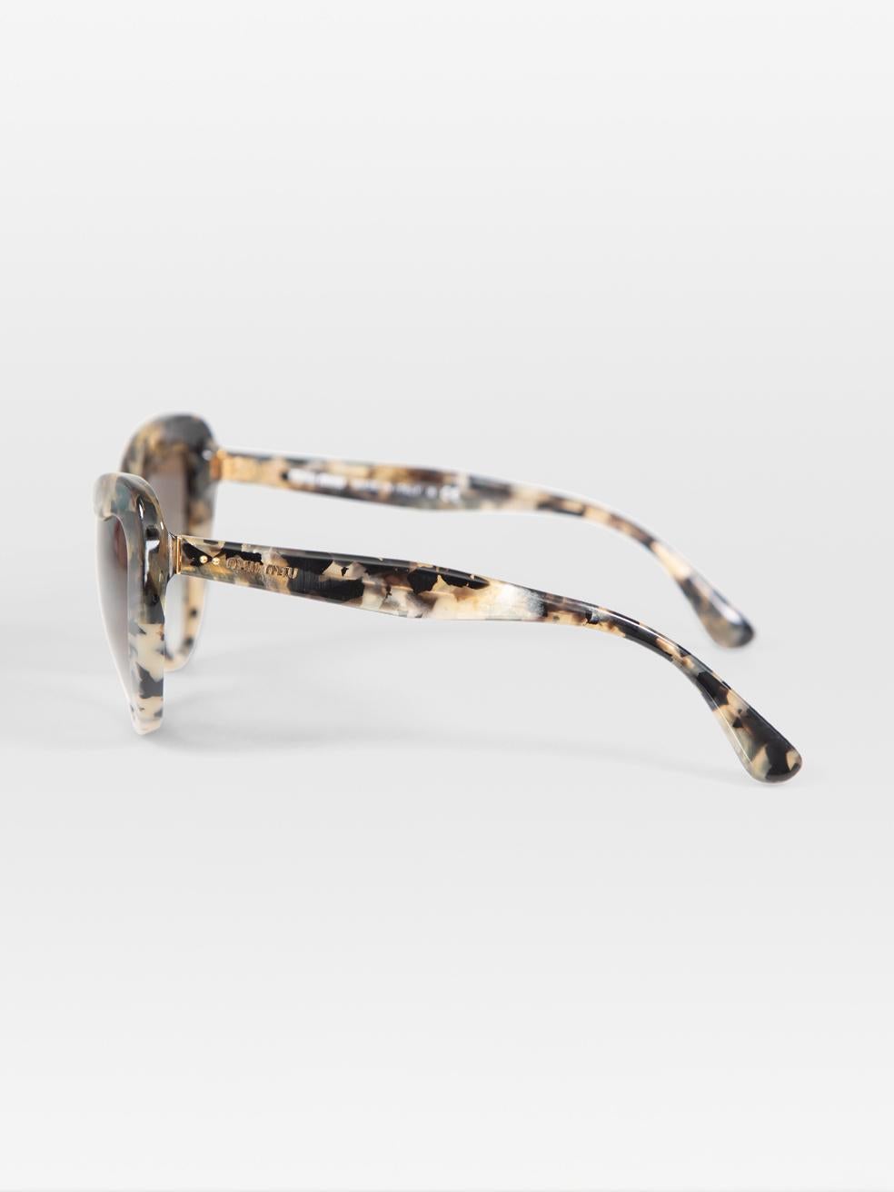 Miu Miu Brown Cat Eye Logo Sunglasses In Good Condition For Sale In London, GB