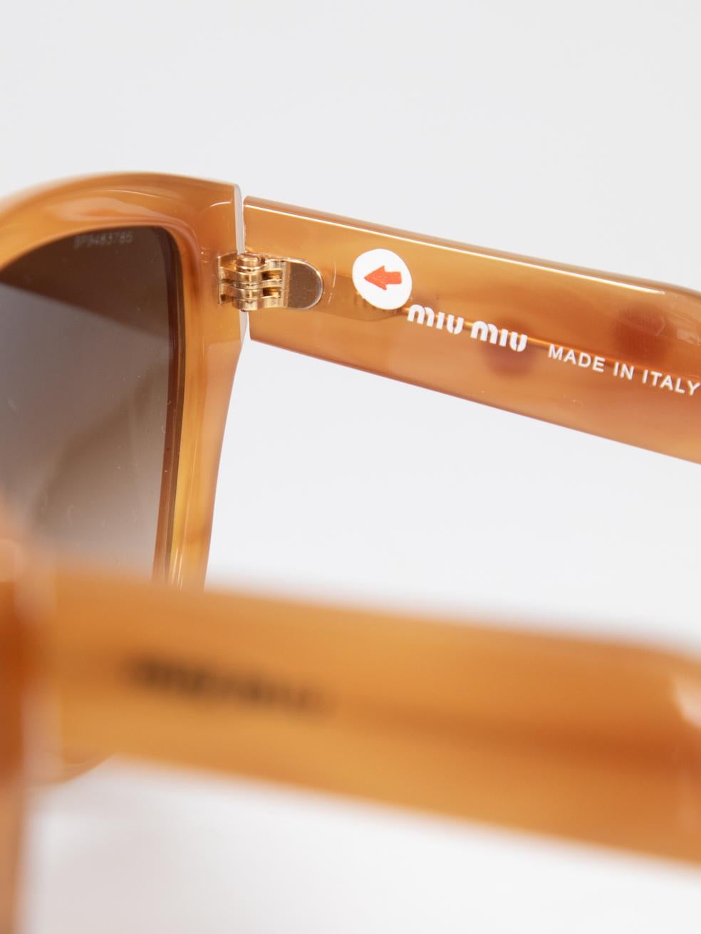 Miu Miu Brown D Frame Gradient Sunglasses For Sale 3