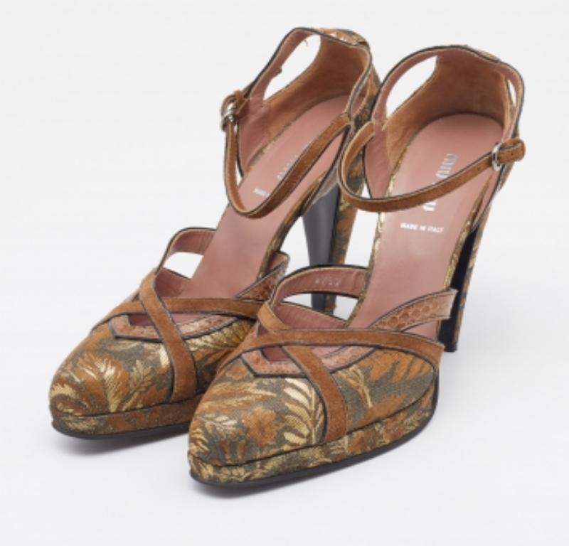 Miu Miu Braun/Gold Brokat Stoff Python Trim D'orsay Riemchenpumps Größe 40 im Zustand „Gut“ im Angebot in Dubai, Al Qouz 2