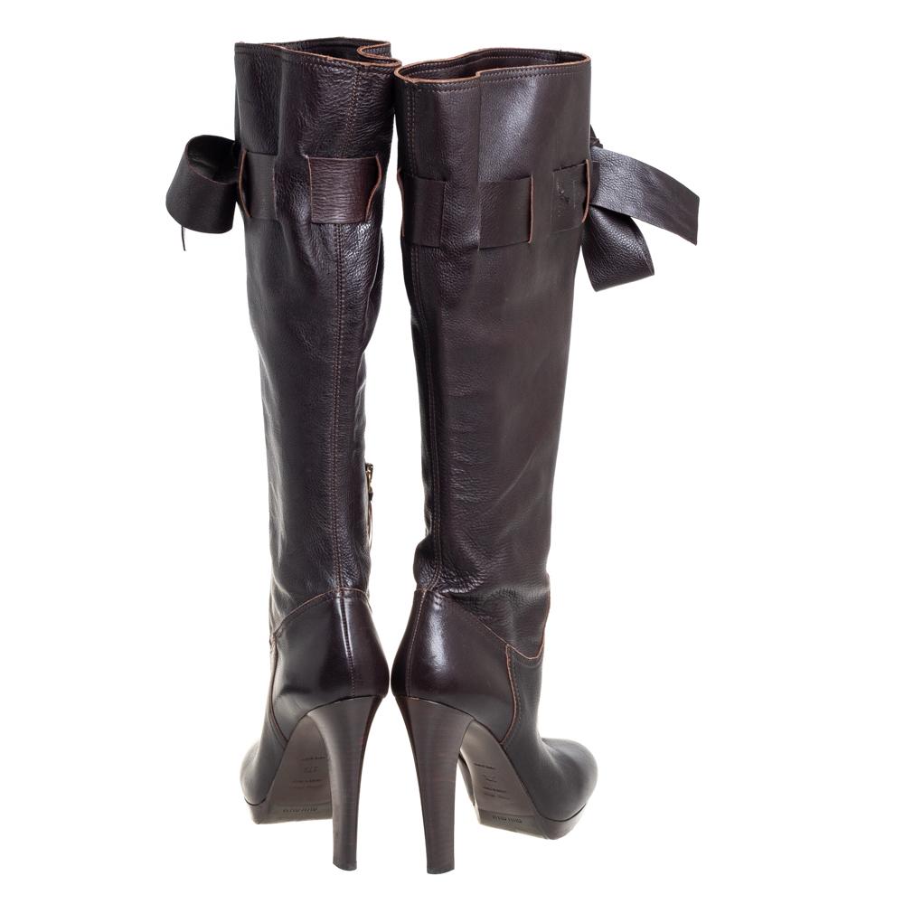 Miu Miu Braun Leder Kniehohe Stiefel Größe 37.5 (Schwarz)