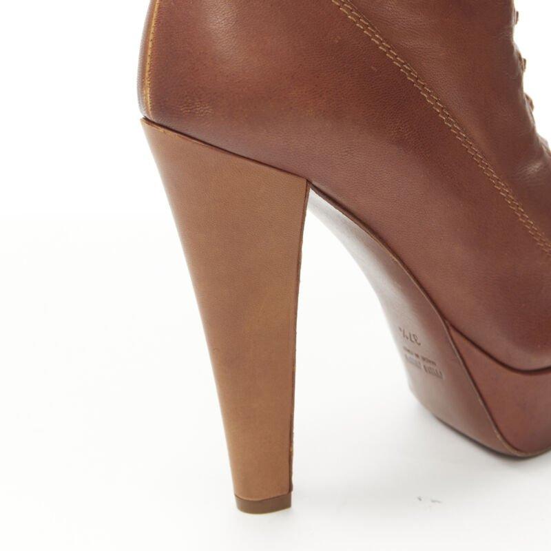 MIU MIU bottines à talons hauts en cuir marron avec plateforme et lacets EU37.5 en vente 5