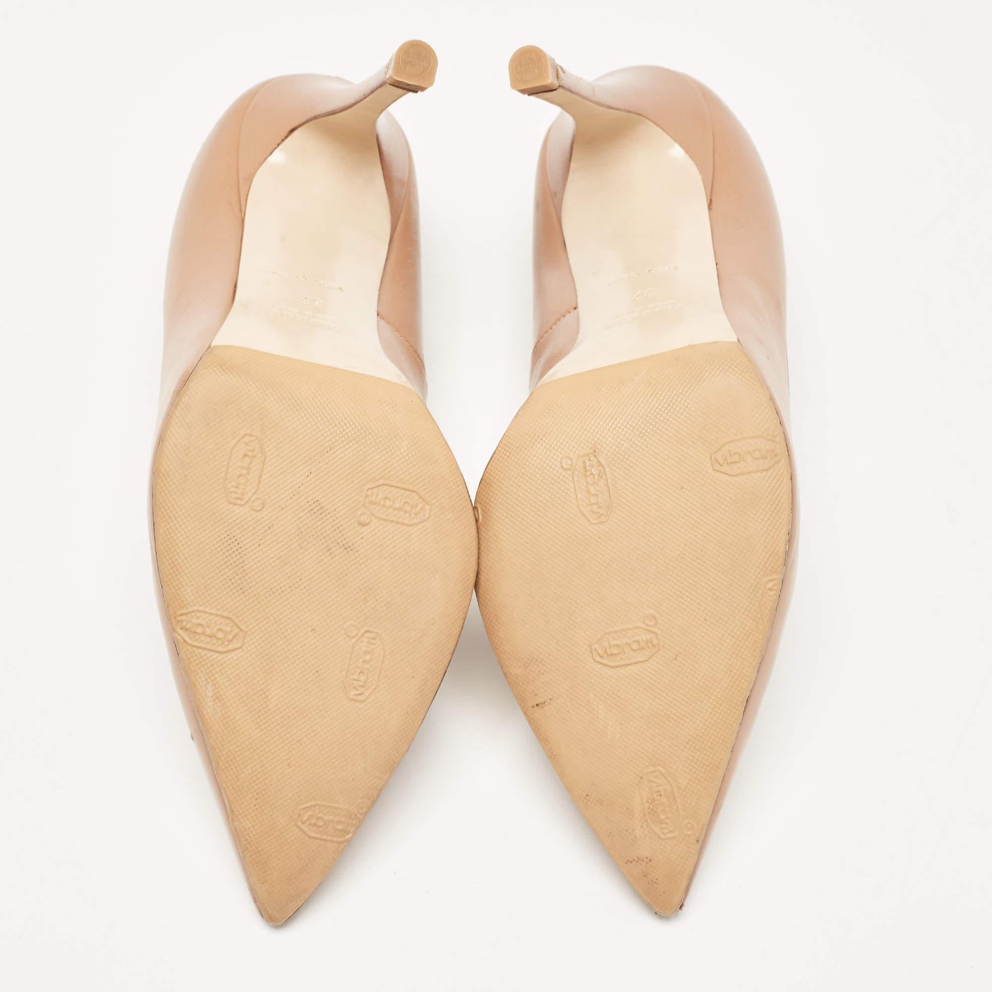 Escarpins à bout pointu en cuir Brown Miu Miu Taille 37 en vente 1