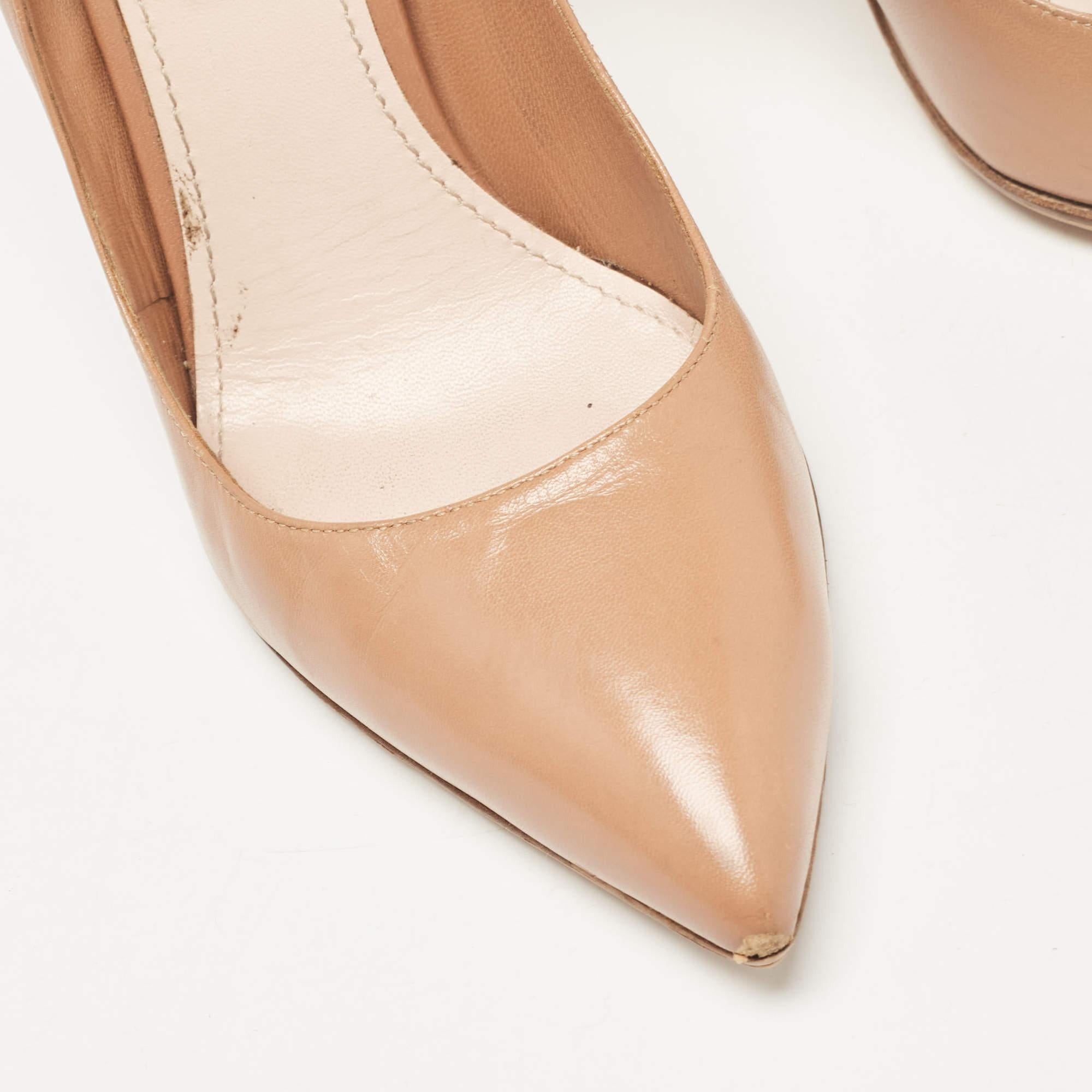 Escarpins à bout pointu en cuir Brown Miu Miu Taille 37 en vente 2