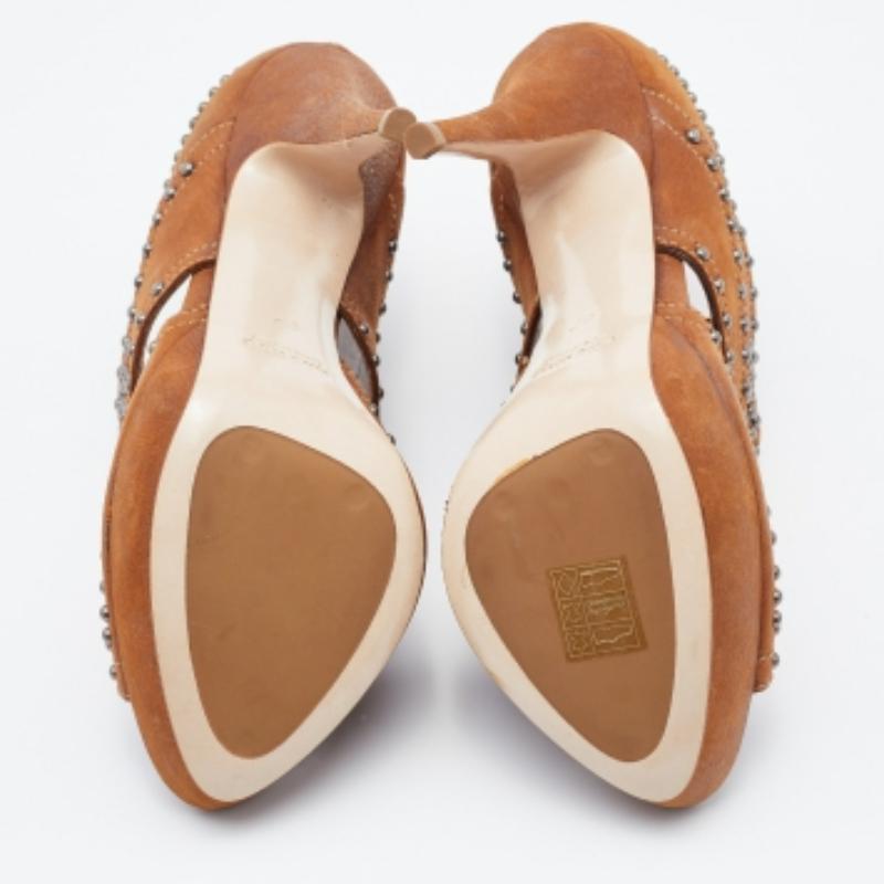 Miu Miu Brown Leder Nieten Plateau Sandalen Größe 37 im Angebot 2