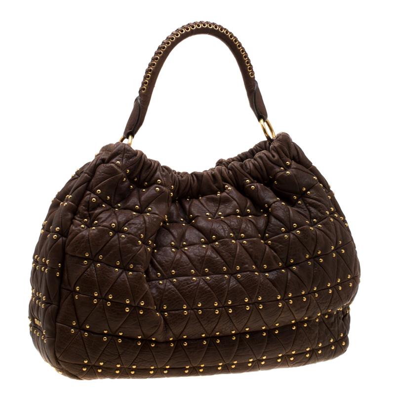 Miu Miu Brown Quilted Leather Studded Hobo In Good Condition In Dubai, Al Qouz 2