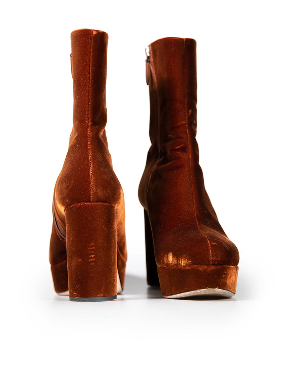 Miu Miu Brown Samt Ankle Platform Stiefel Größe IT 40.5 im Zustand „Gut“ im Angebot in London, GB