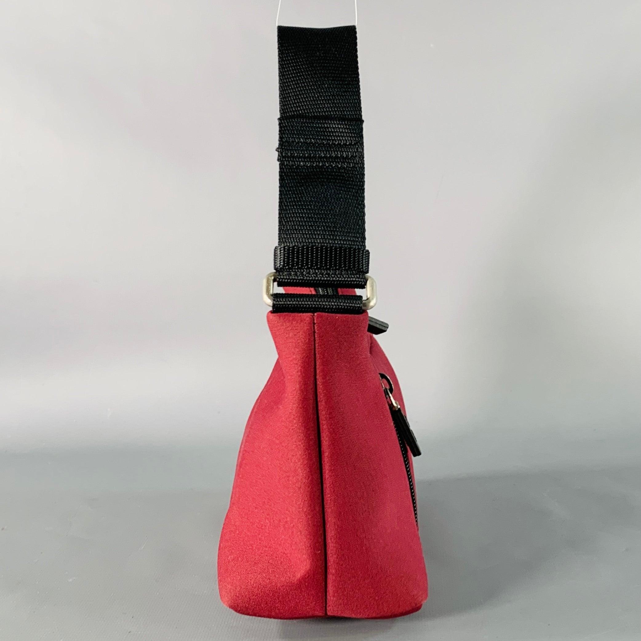 Rosso MIU MIU Borsa a tracolla in nylon nero borgogna in vendita