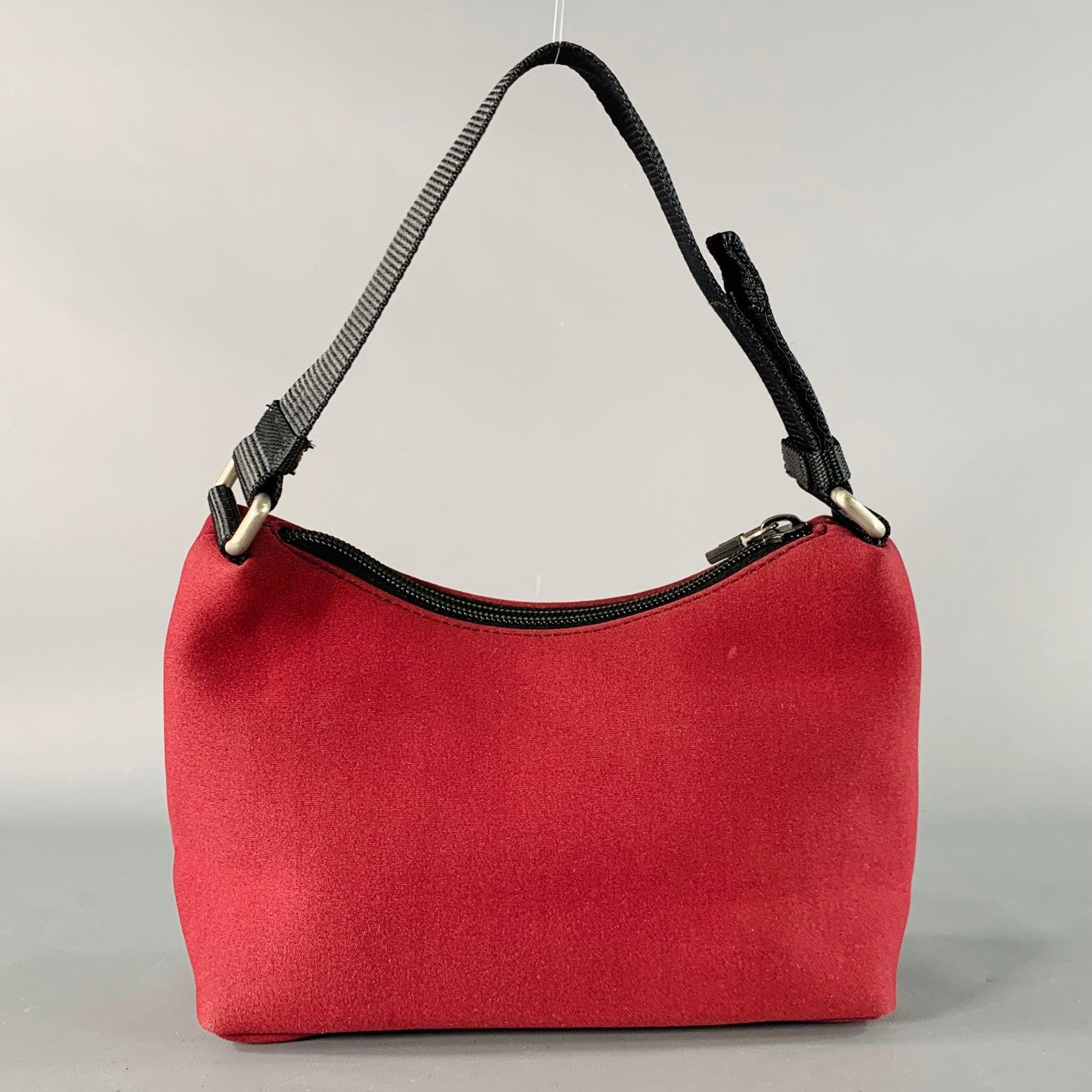 MIU MIU Borsa a tracolla in nylon nero borgogna In condizioni buone in vendita a San Francisco, CA