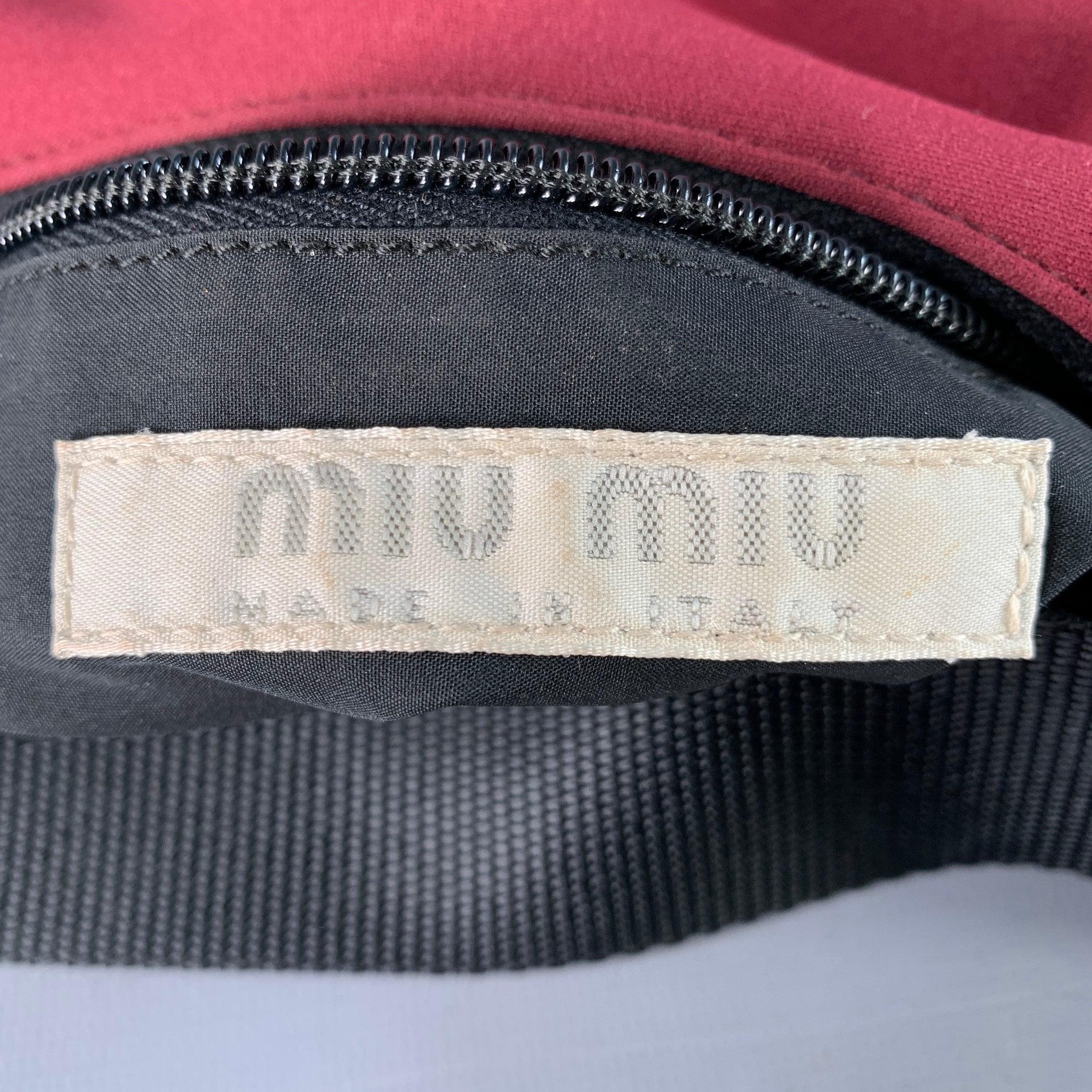 MIU MIU Borsa a tracolla in nylon nero borgogna in vendita 1