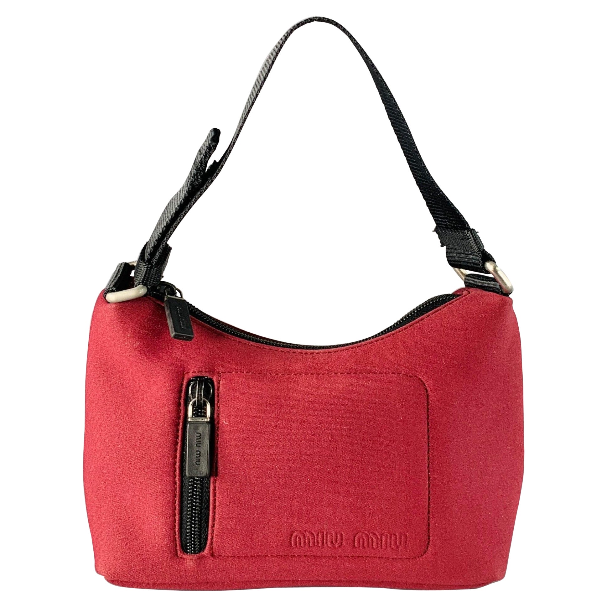 MIU MIU Borsa a tracolla in nylon nero borgogna in vendita