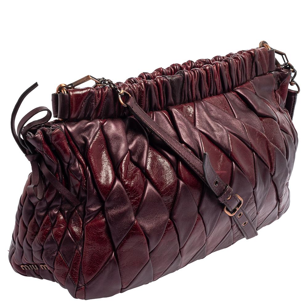 Miu Miu Burgundy Diamond Quilt Leather Shoulder Bag In Good Condition In Dubai, Al Qouz 2