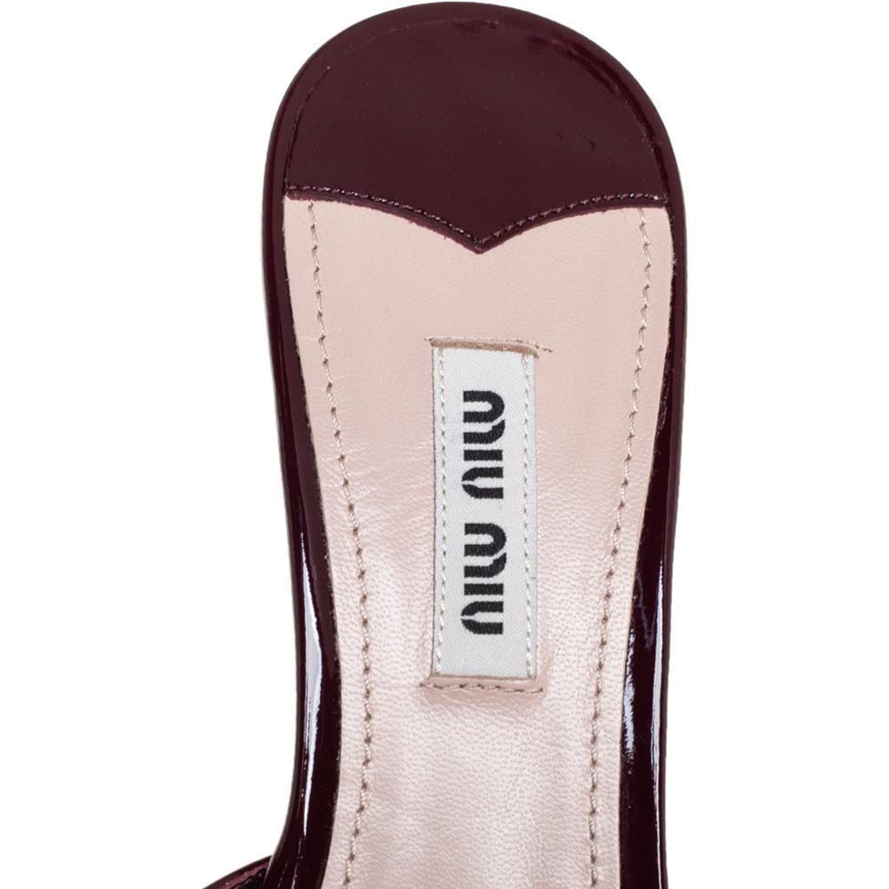Black Miu Miu Burgundy Patent Leather Pearl Pointed Toe Mule Sandals Size 37.5