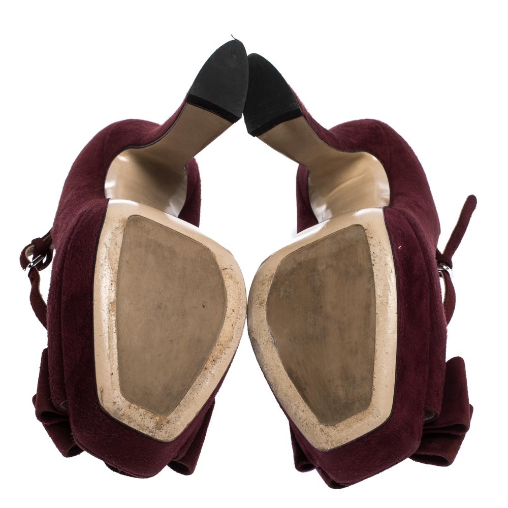 Miu Miu Burgundy Suede Leather Mary Jane Bow Peep Toe Platform Pumps Size 38 In Good Condition For Sale In Dubai, Al Qouz 2