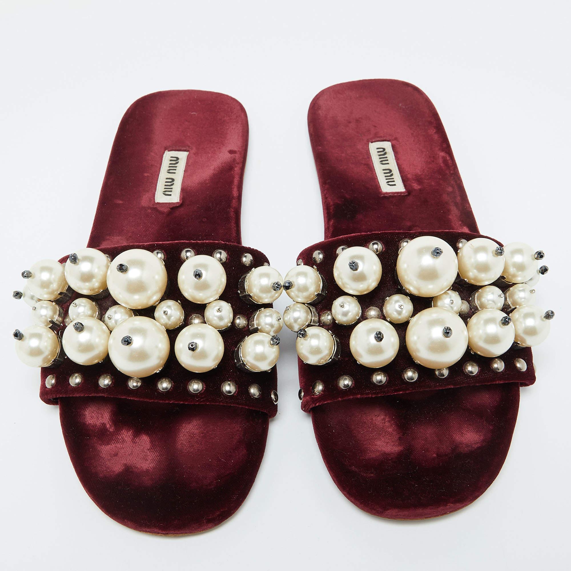 Brown Miu Miu Burgundy Velvet Faux Pearl Embellished Flat Sandals Size 40.5