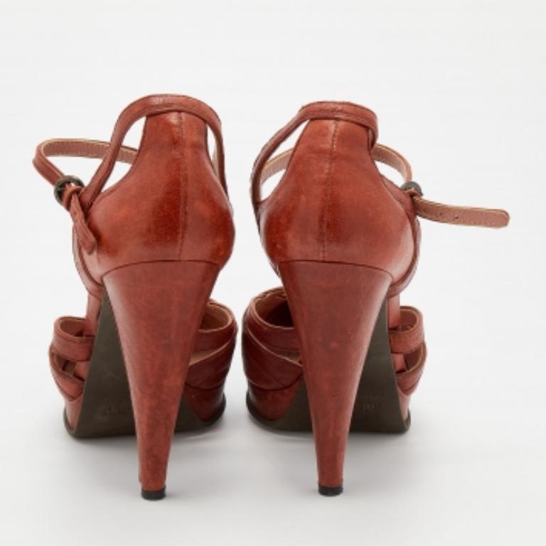 Miu Miu - Sandali con cinturino alla caviglia in pelle arancione bruciata taglia 40 in vendita 1