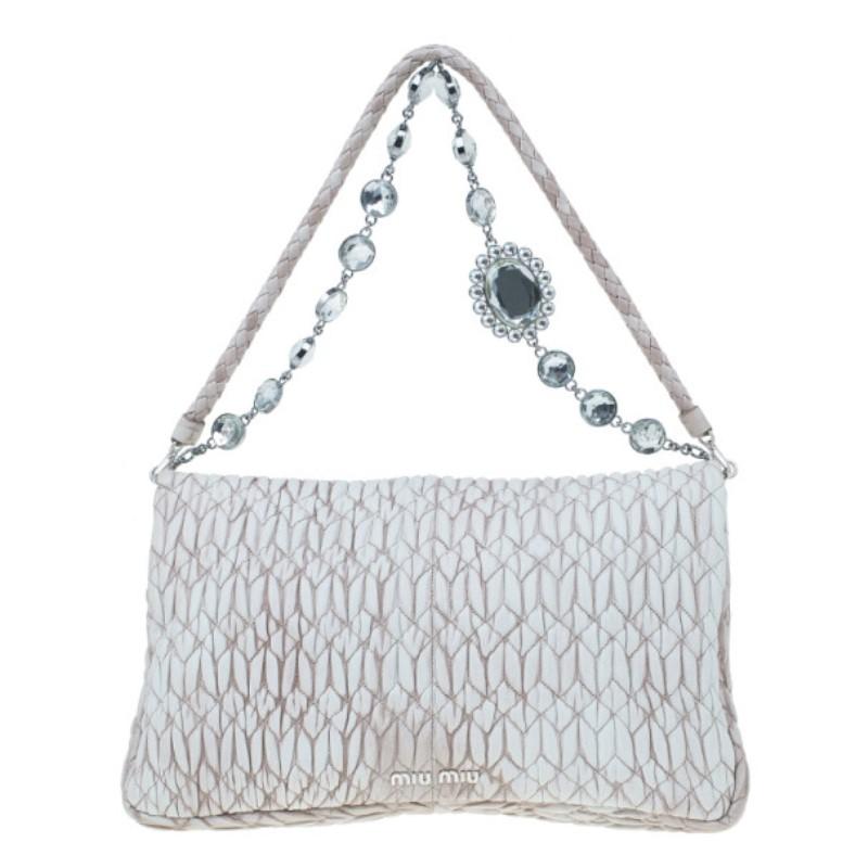 Miu Miu Cameo Nappa Crystal Shoulder Bag im Zustand „Gut“ in Dubai, Al Qouz 2