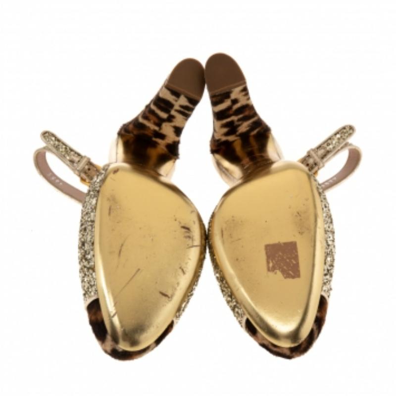 Miu Miu Coarse Glitter Leopard Print Calf Hair Cap-Toe Slingback Pumps Size 37.5 In Good Condition For Sale In Dubai, Al Qouz 2