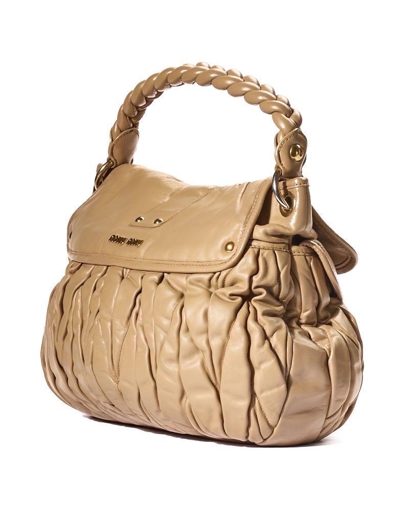 Women's Miu Miu Coffer Large Groffata Beige Borsa a spalla For Sale