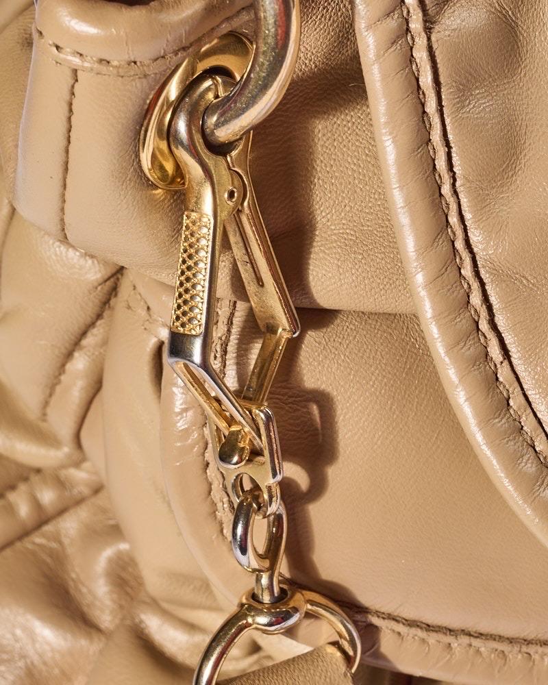 Miu Miu Coffer Large Groffata Beige Borsa a spalla For Sale 4