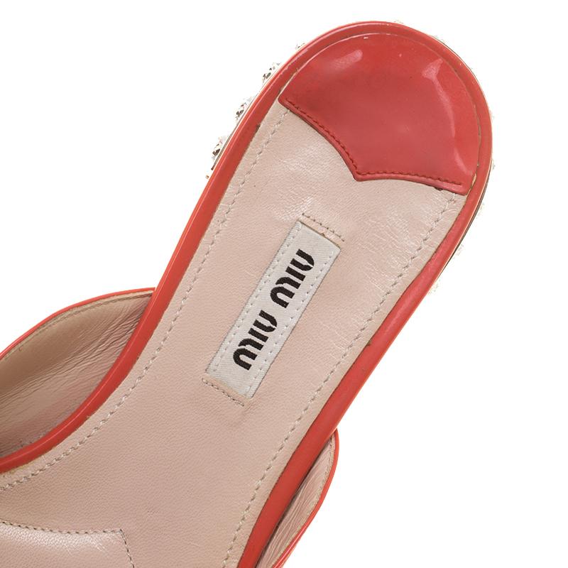 Women's Miu Miu Coral Patent Leather Bow Detail Jeweled Heel Flat Slides Size 38