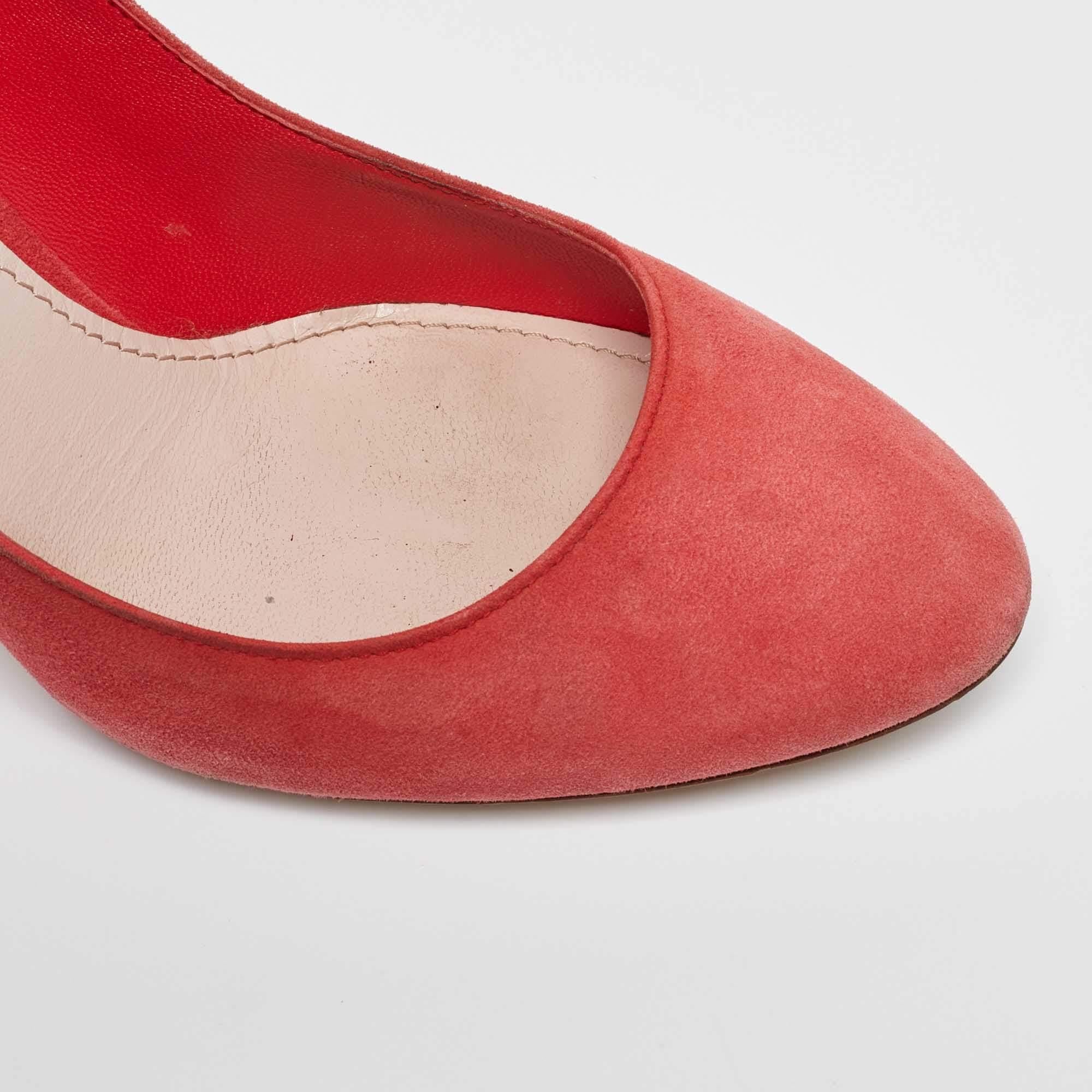 Miu Miu Coral Pink Suede Round Toe Pumps Size 37.5 For Sale 2