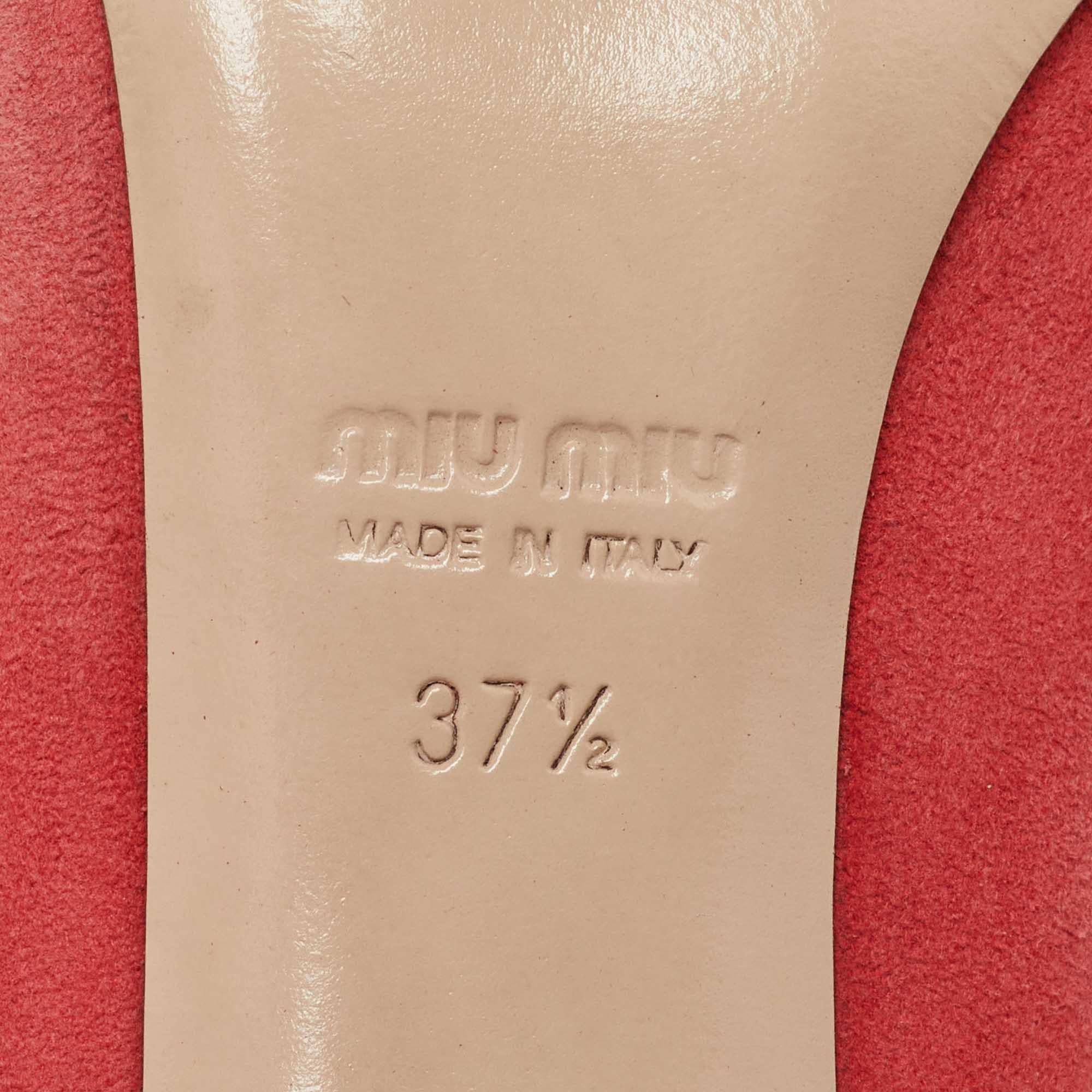 Miu Miu Coral Pink Suede Round Toe Pumps Size 37.5 For Sale 3