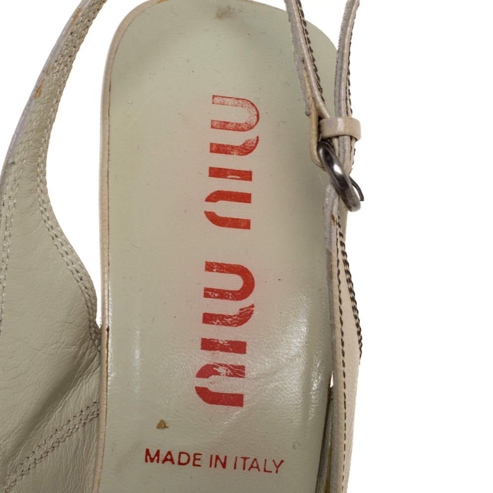 Miu Miu Sandalias de piel color crema/marrón con plataforma y puntera abierta tamaño 38.5 2