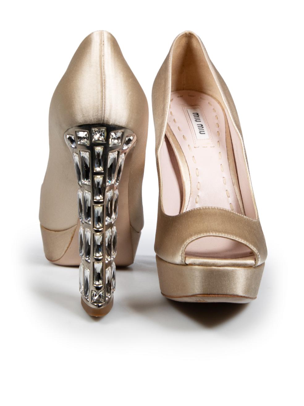 Tacones Miu Miu Crema Satén Cristal Adornado Talla IT 37.5 Beige en venta