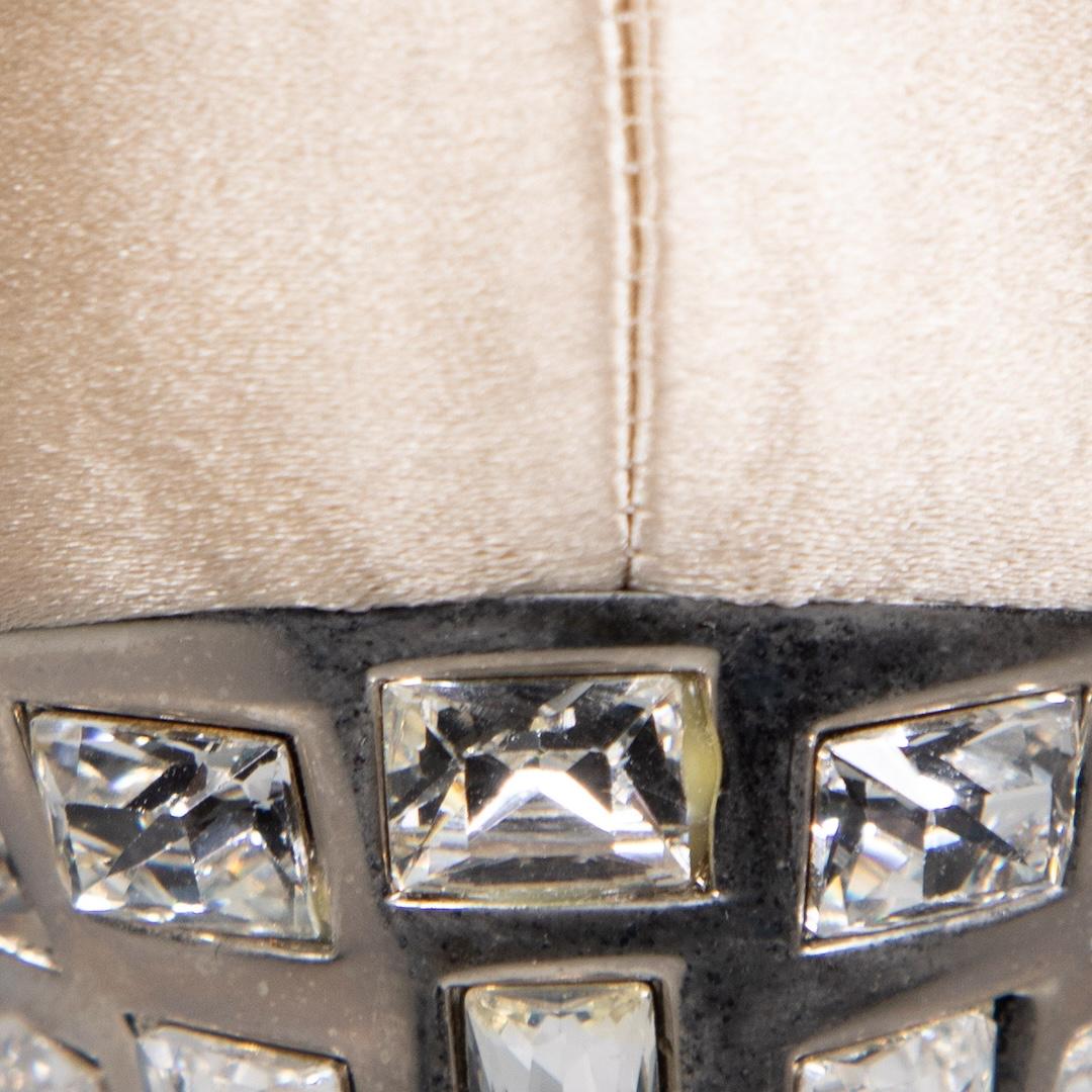 De las mujeres Tacones Miu Miu Crema Satén Cristal Adornado Talla IT 37.5 en venta