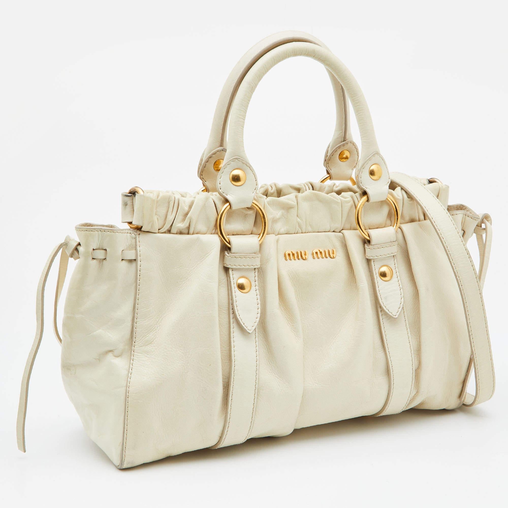 Miu Miu Cream Vitello Gathered Leather Tote In Fair Condition In Dubai, Al Qouz 2