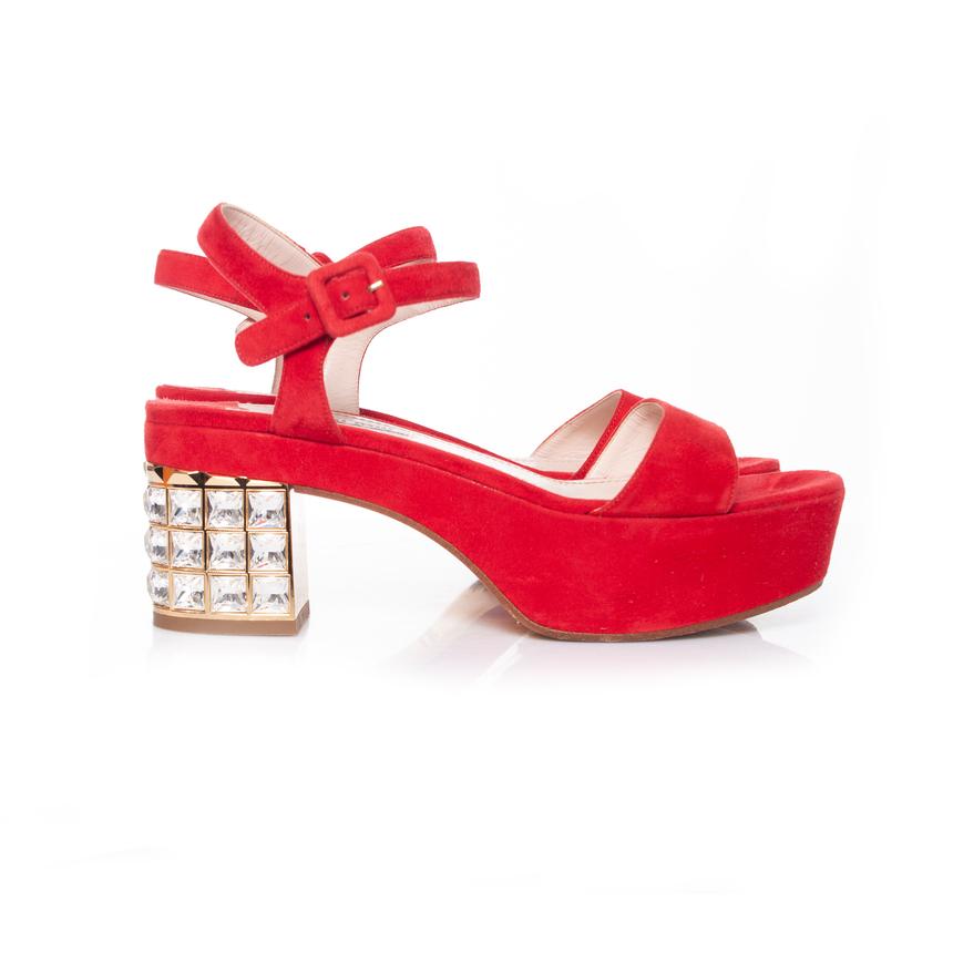 Miu Miu, mit Kristall verzierte Plateausandalen im Angebot 1