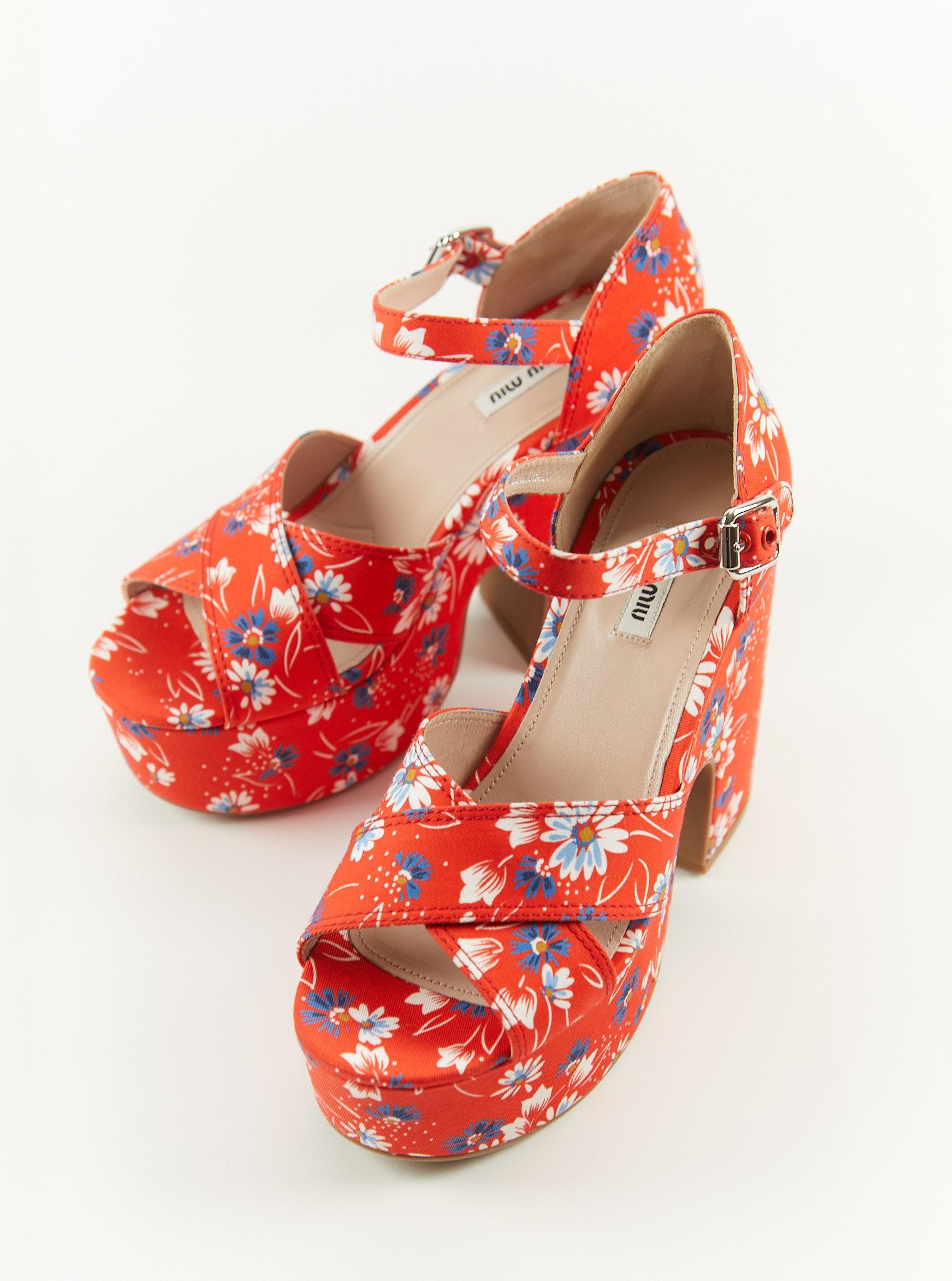 MIU MIU Daisy Print Twill Platform Sandals - Size 40.5 (EU) In New Condition For Sale In London, GB
