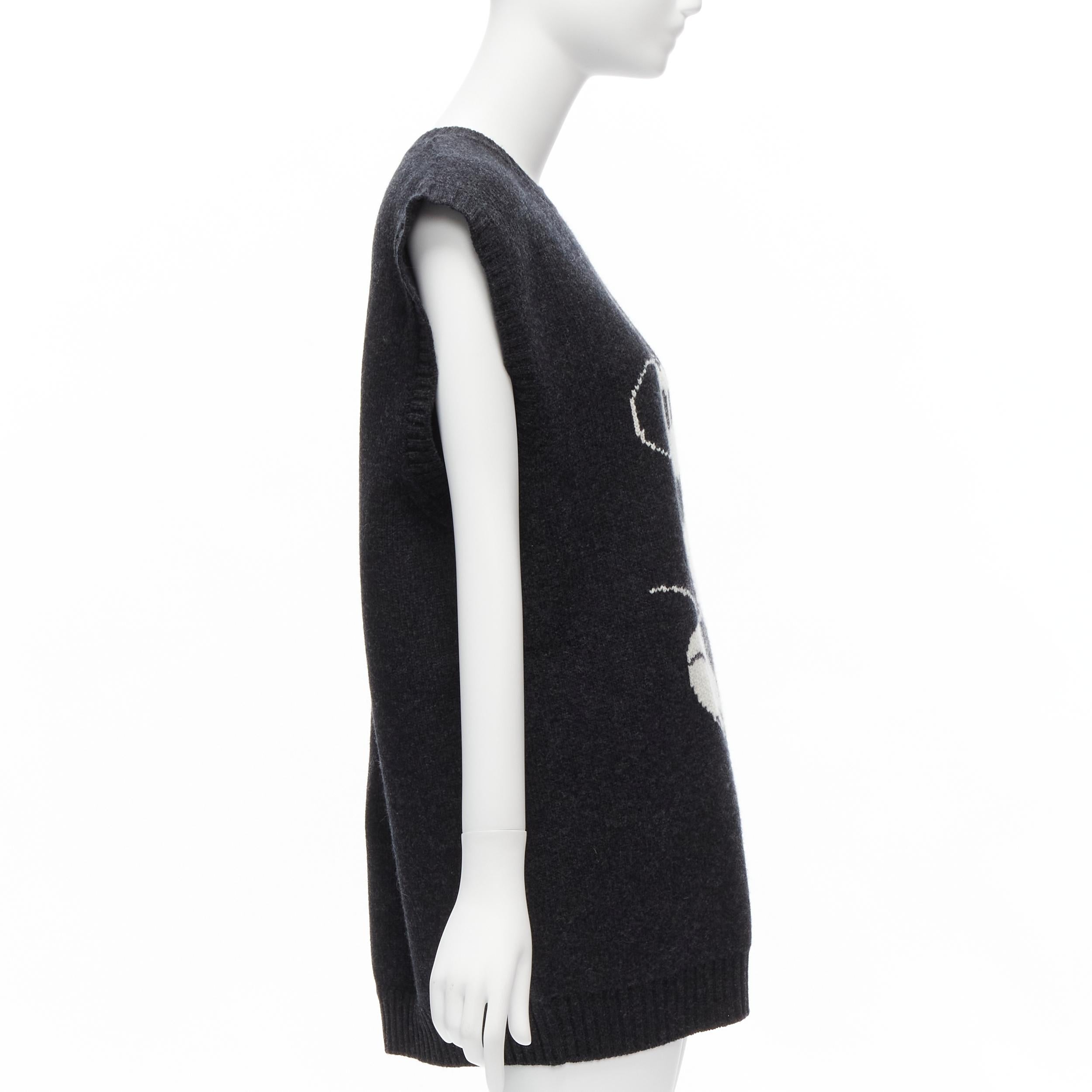 MIU MIU DISNEY 2021 Mickey Mouse 100% virgin wool logo intarsia boxy vest IT36 In Excellent Condition In Hong Kong, NT