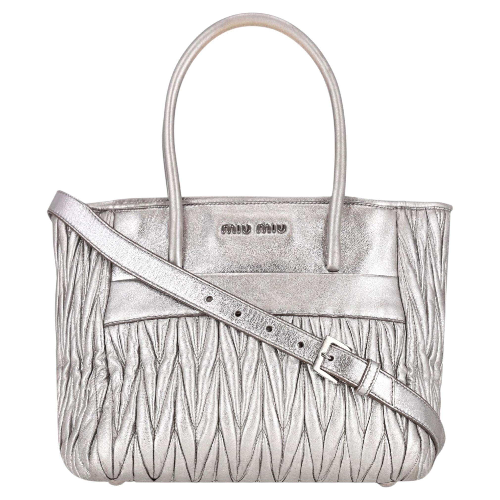 Borsa a tracolla miu miu in pelle metallizzata matelassé con doppia cerniera
