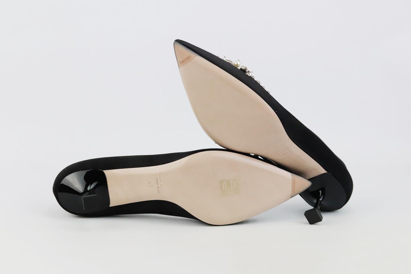 Miu Miu Embellished Satin Pumps EU 40 UK 7 US 10  In Excellent Condition In London, GB