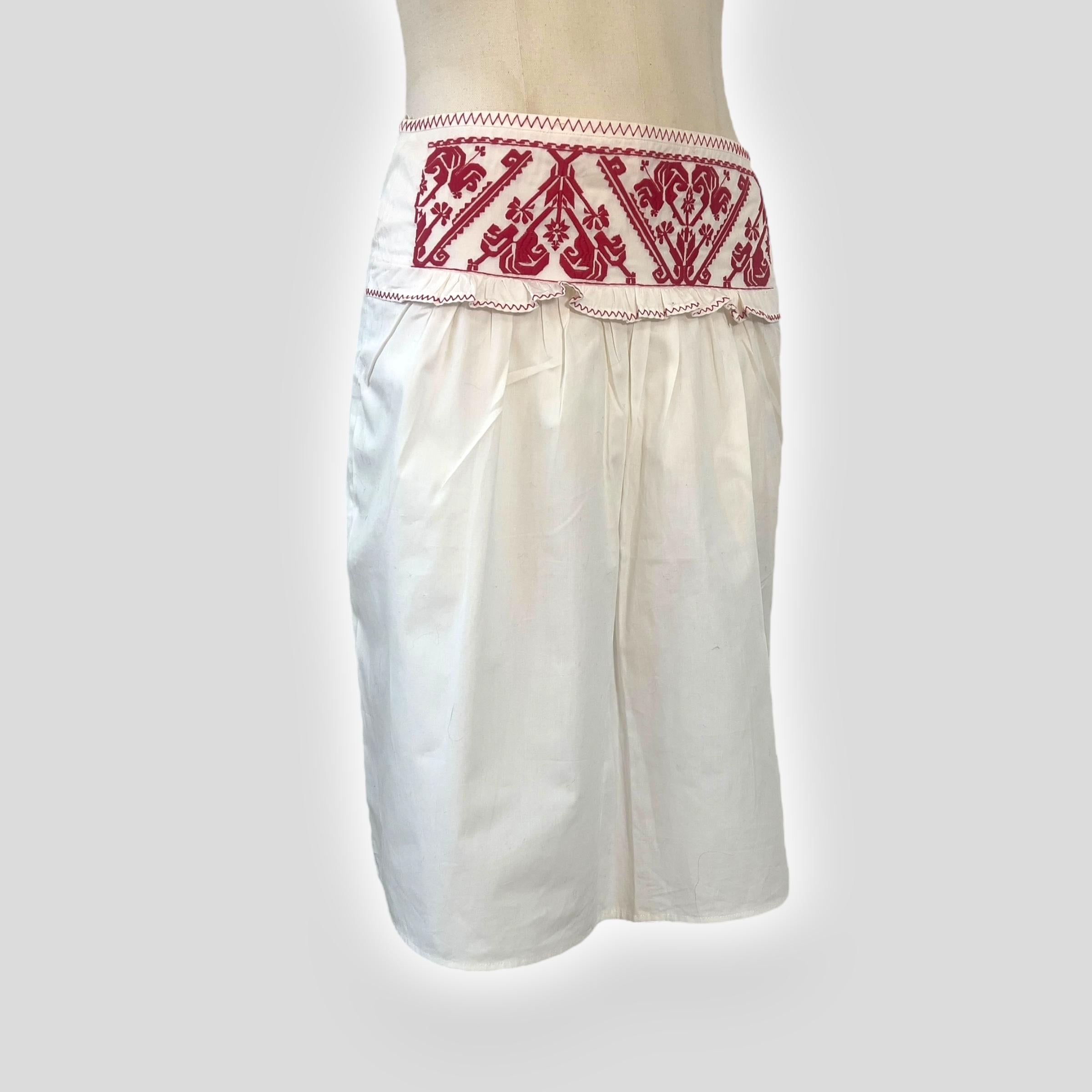 Miu Miu Embroidered Cotton Skirt, 2003 In Excellent Condition For Sale In CAPELLE AAN DEN IJSSEL, ZH